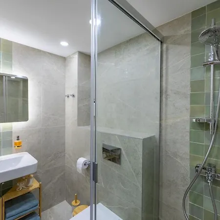 Hébergement de vacances Luxurious, Modern House In The Nature In Belchin