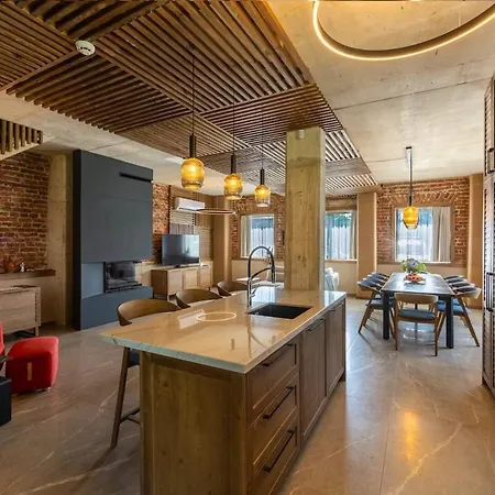 Hébergement de vacances Luxurious, Modern House In The Nature In