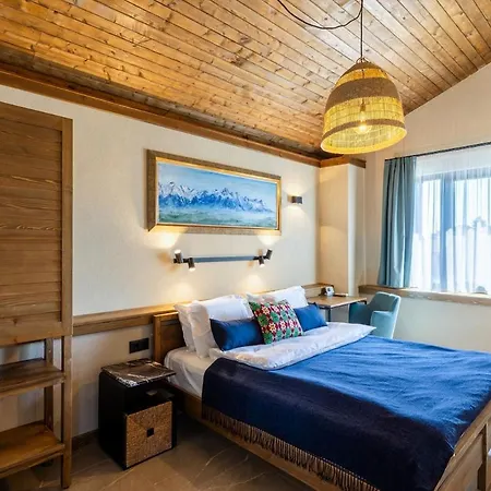 Hébergement de vacances Luxurious, Modern House In The Nature In