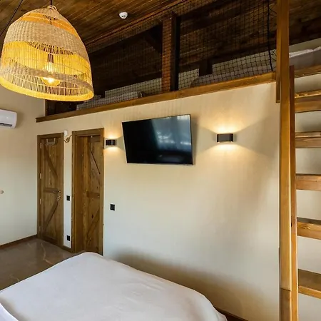 Hébergement de vacances Luxurious, Modern House In The Nature In *