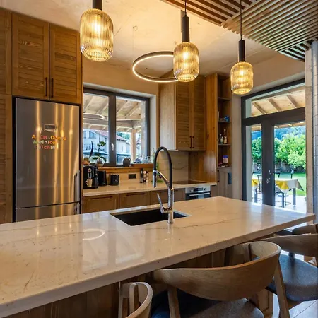 Hébergement de vacances Luxurious, Modern House In The Nature In Belchin