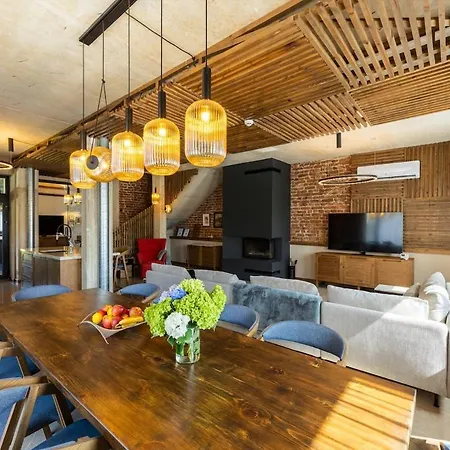 Hébergement de vacances Luxurious, Modern House In The Nature In