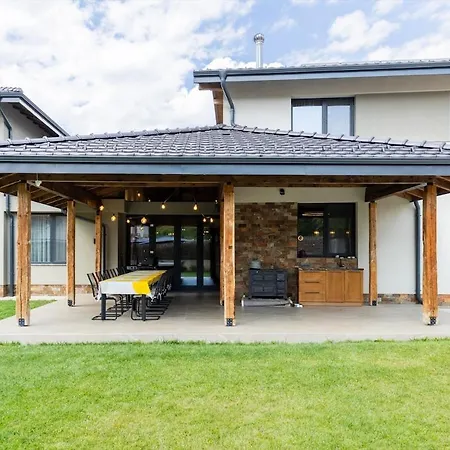 Luxurious, Modern House In The Nature In Hébergement de vacances